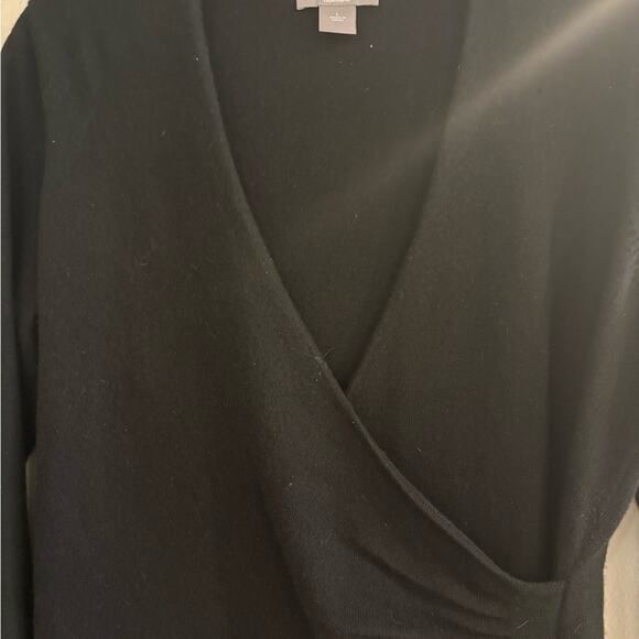 Ann Taylor Large Black Cashmere Top Sweater in Excellent Preloved Condition! - Picture 4 of 4